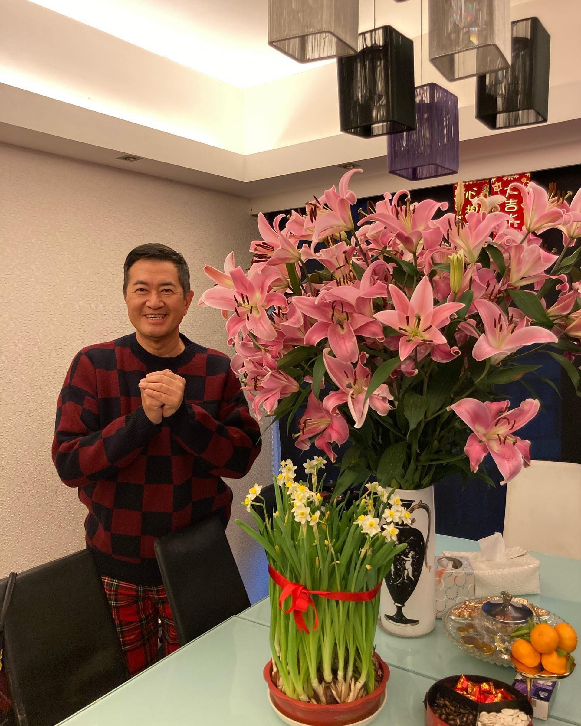 鄧梓峰的豪宅非常大。