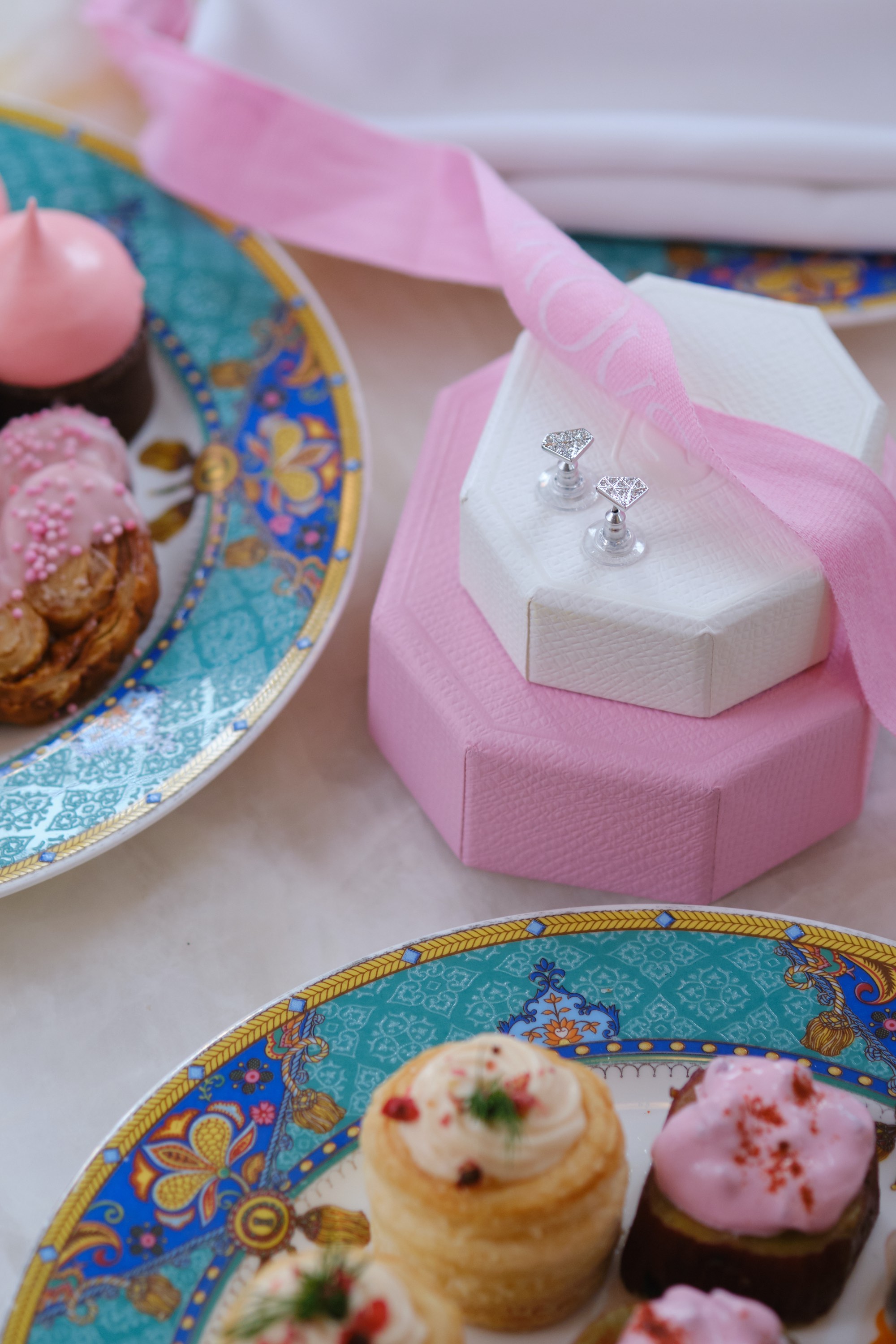 賓客將獲贈一對 SWAROVSKI Crystal Wishes 耳環