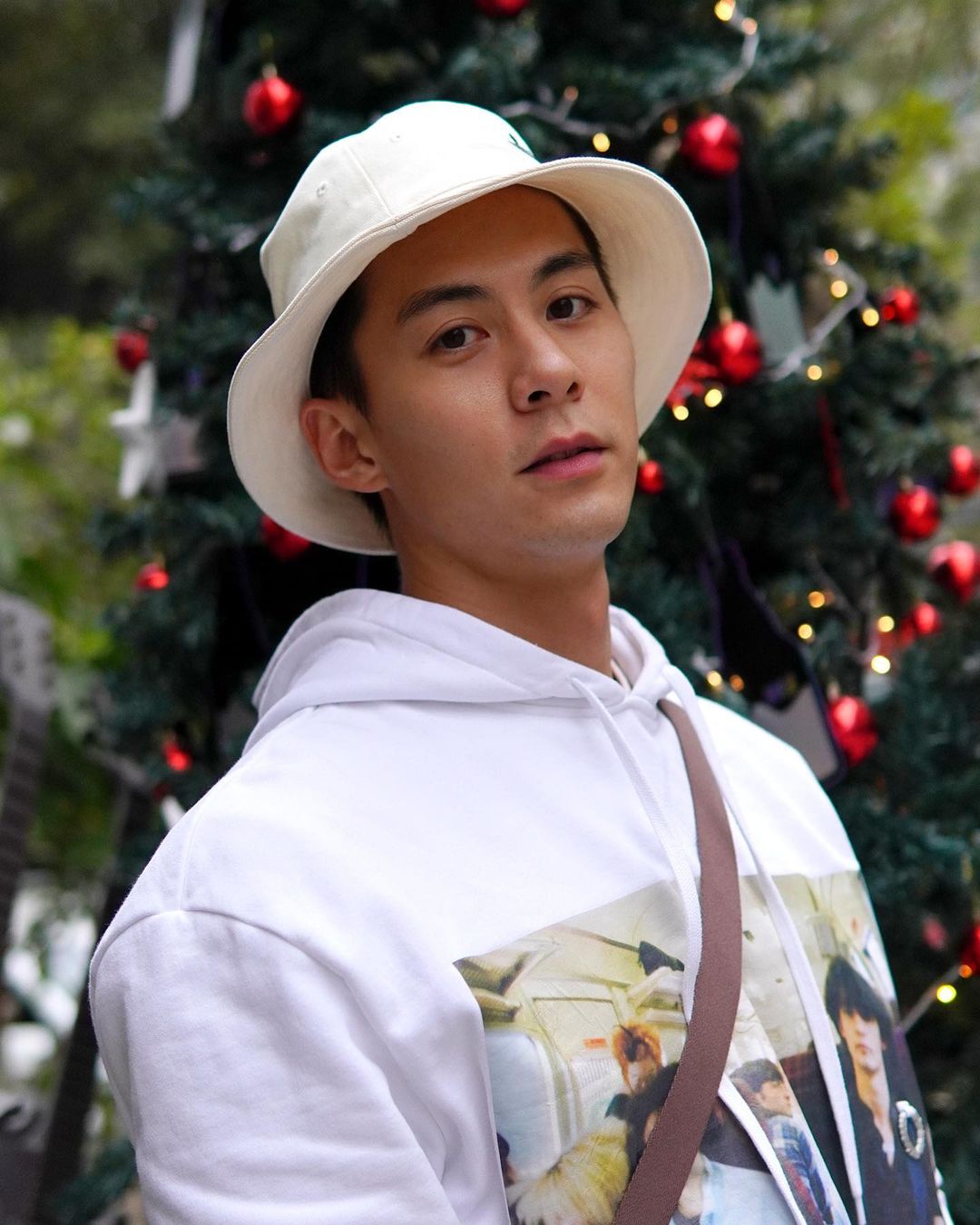 現年33歲的朱鑑然不止帥氣，還有Fit爆身材，因此有「翻版彭于晏」之稱。