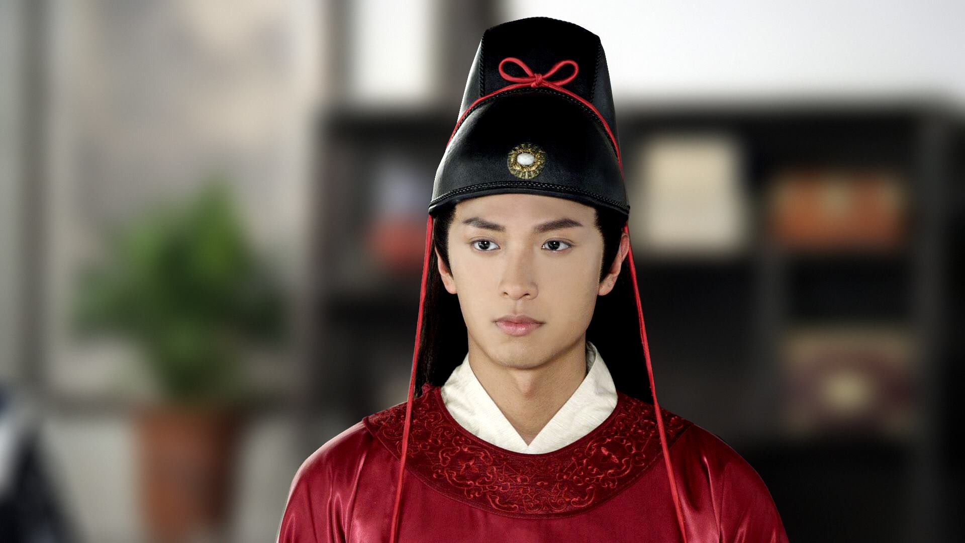 較為人深刻作的品是新版本《包青天》中飾演的展昭