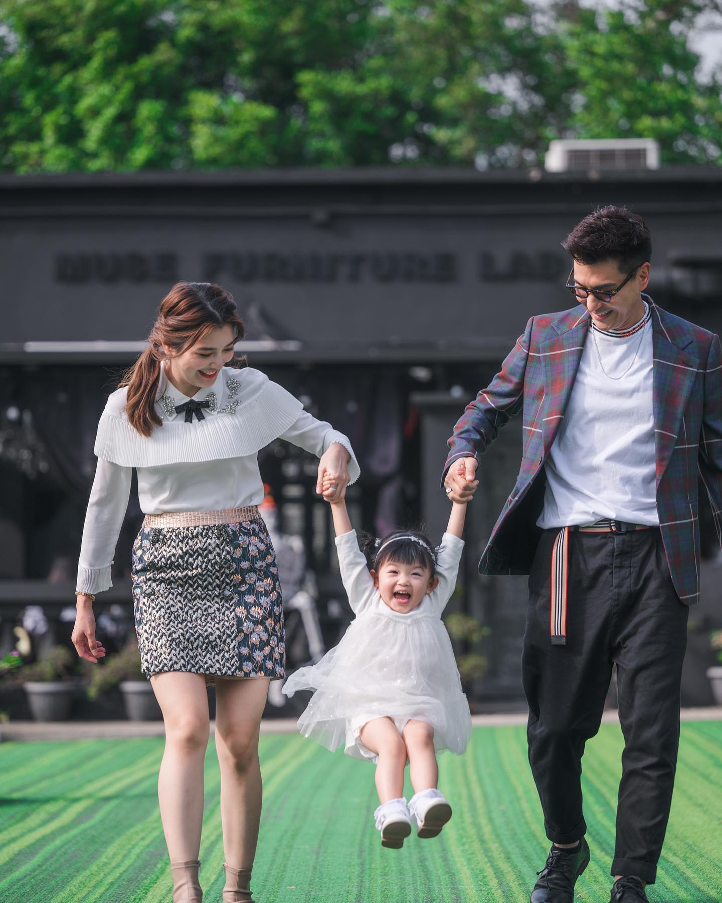 單文柔婚後專心在家相夫教女，令老公陳展鵬有安心的感覺。