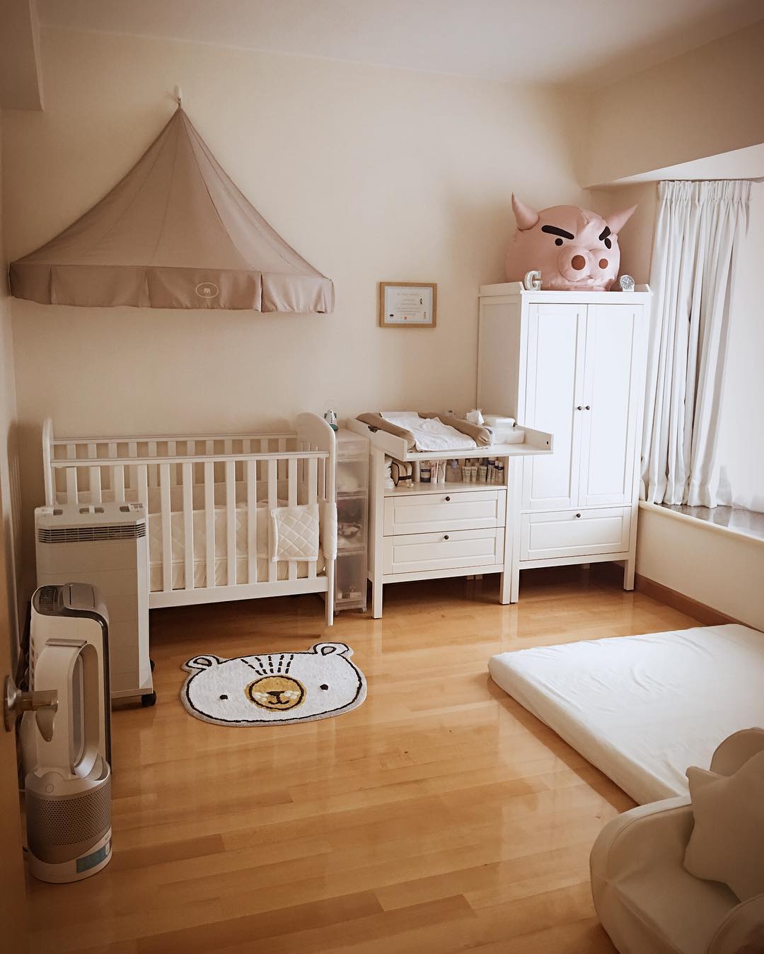 女兒房間空間感十分大