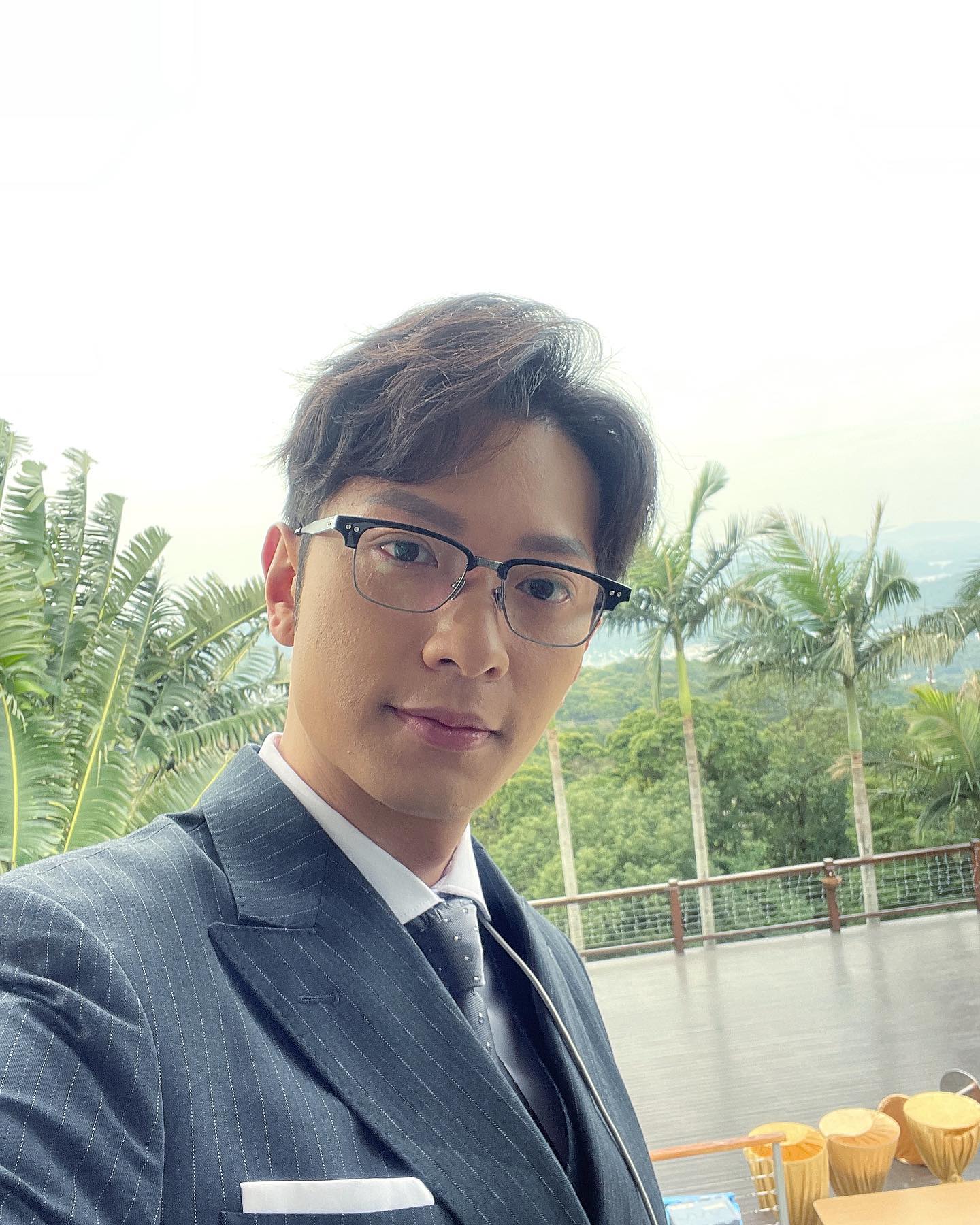 2004年回香港任職模特兒