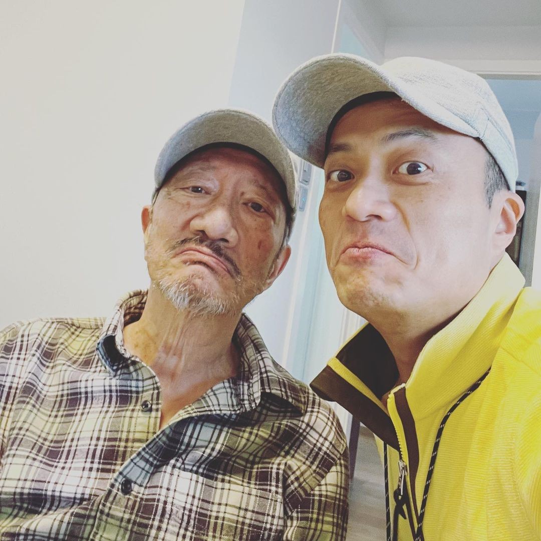 余子明與大囝合照