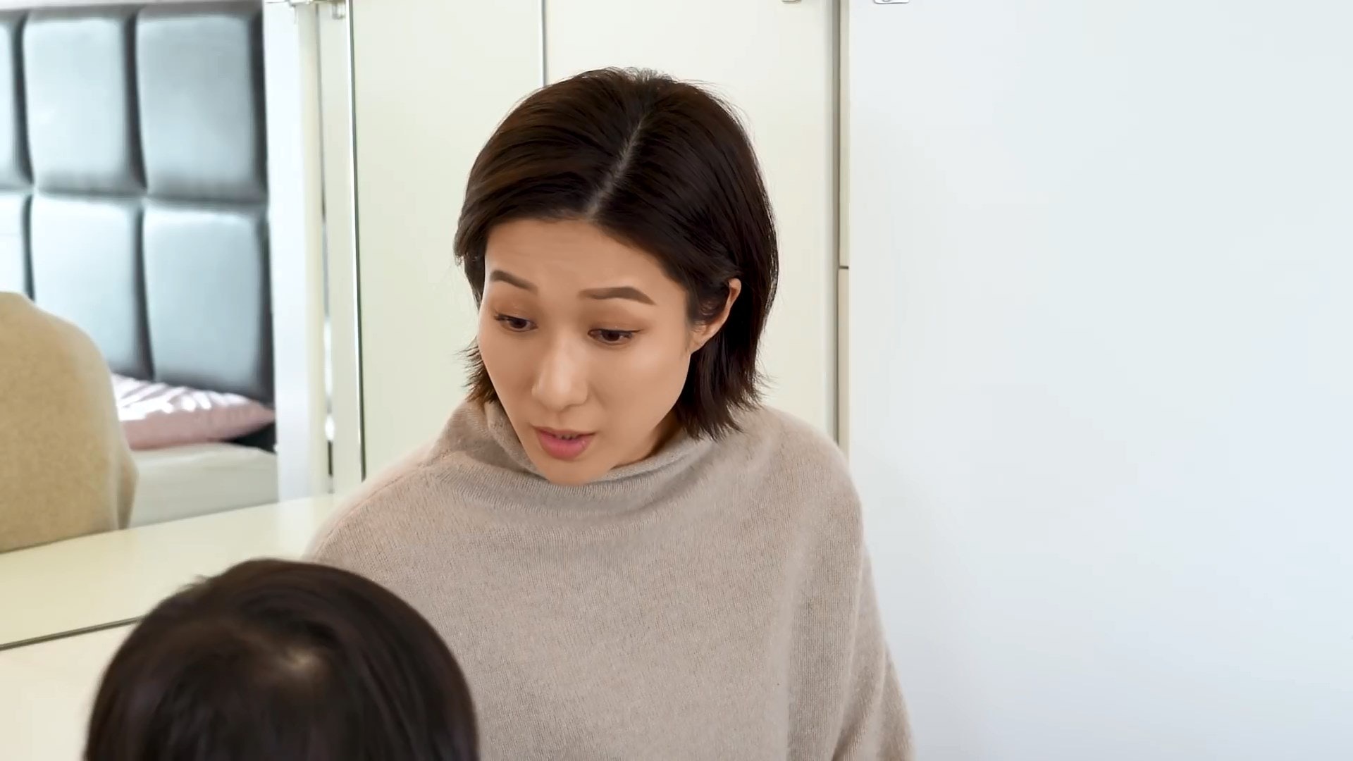 片尾Kelly入鏡找鍾嘉欣,而嘉欣的眼神非常有愛。