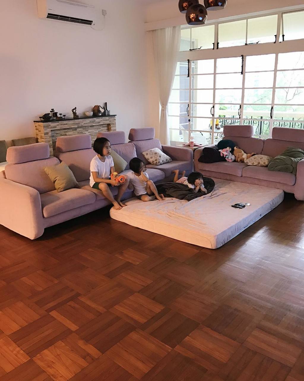 後來隨著家庭成員越來越多,阿Bob為了家人密密做無停手