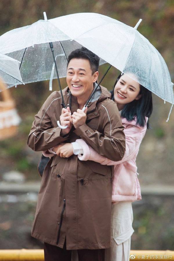 林峯與張馨月(Carina)於2019年結婚育有女兒「格格」