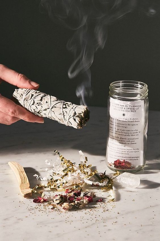 不少女生都會用鼠尾草來淨化空間