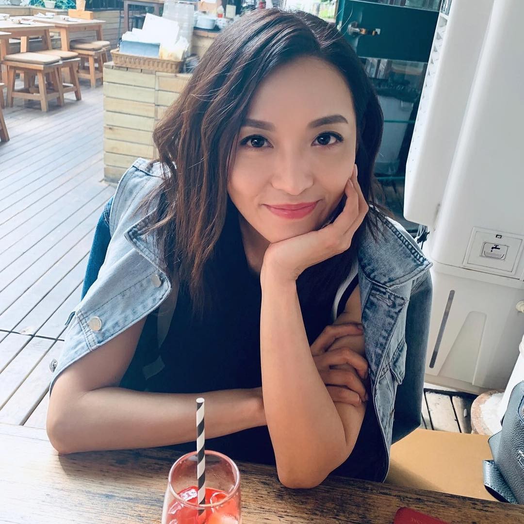 直到3年前,陳煒經黃智賢介紹下認識同樣經歷過婚姻失敗的醫生男友陳國強