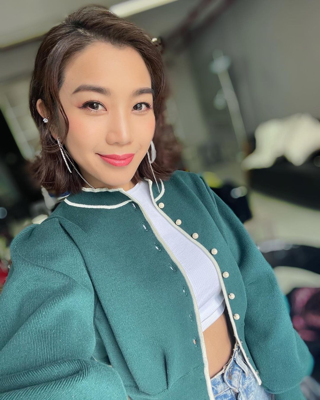 姜麗文雖然貴為星二代，但多年來拒絕父蔭靠自己闖出一番事業