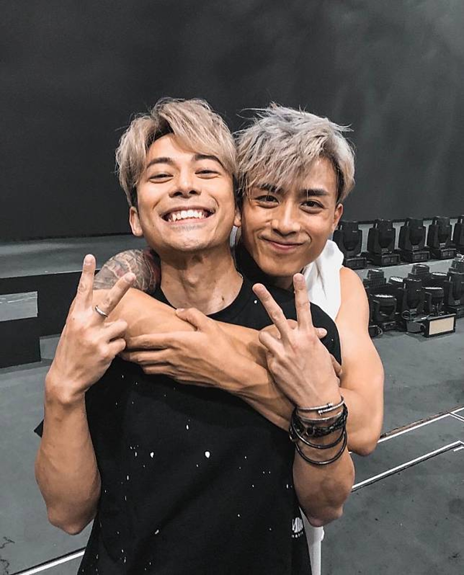 AK曾邀請天衡在MIRROR演唱會上一同演出。