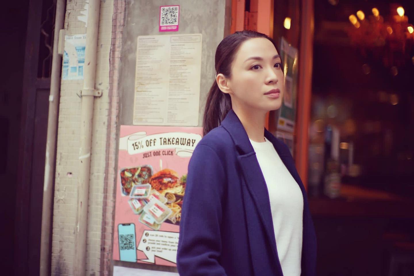 22歲出道的陳煒在1996年參加亞洲小姐奪得冠軍,