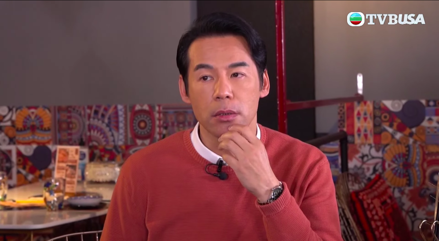 他們一邊打邊爐、一邊傾談入行、結婚、做爸爸的不同人生階段