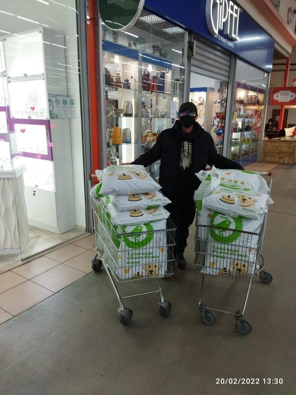 Andrea早在2月20日儲備大量飼料,好讓動物們在亂世之中也能有餐溫飽