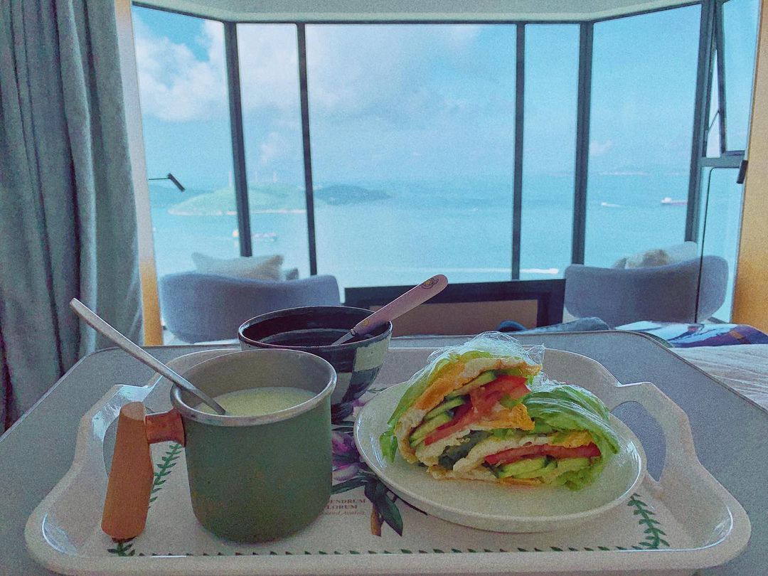 張馨月曾分享房中海景