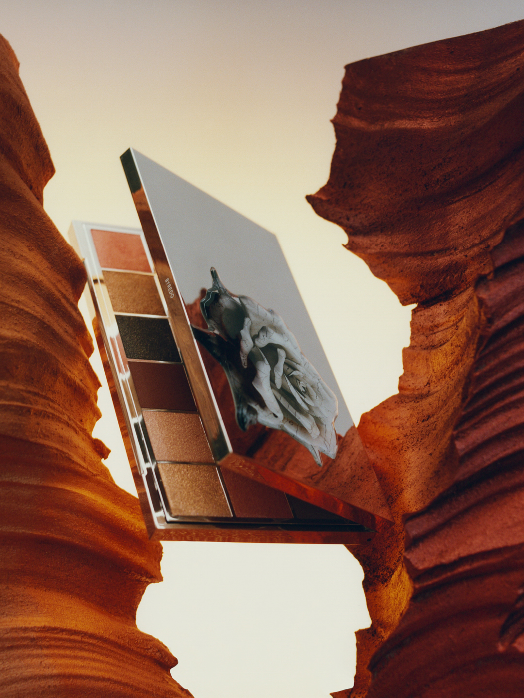 Byredo Flora Kalahari 18色眼影盤 $850