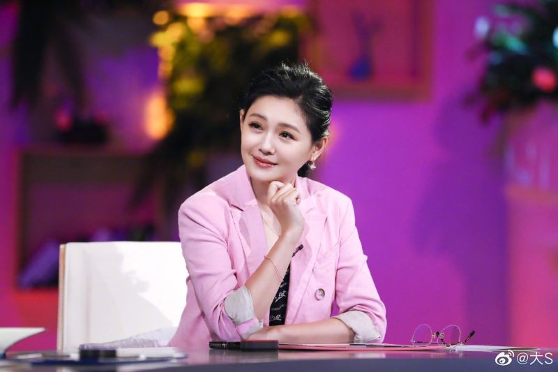 大S當年很迷戀具俊曄,更在腳上刺有對男友愛的記號。