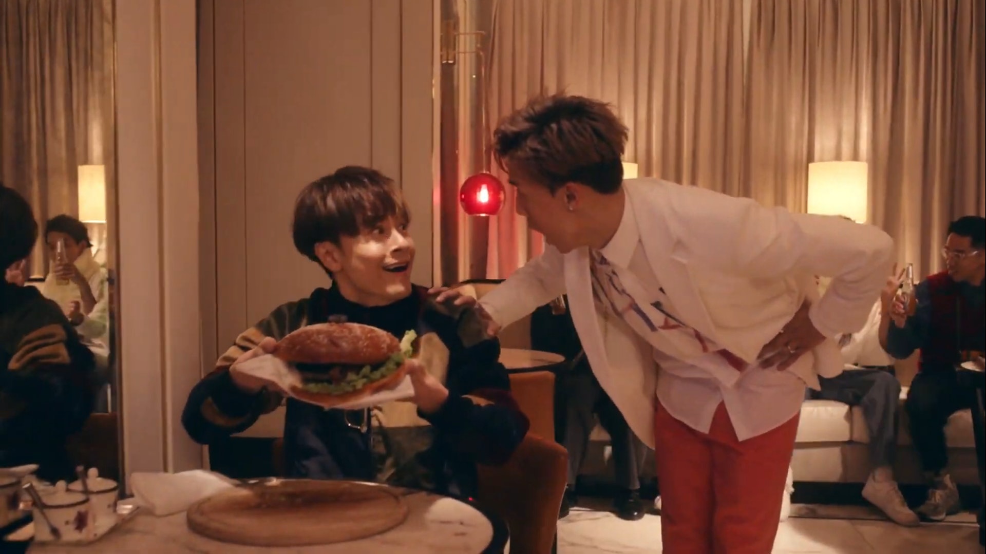 MIRROR和C AllStar同是組合亦非常友好。