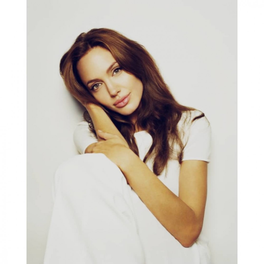 Angelina Jolie:別為了適應社會的期望而刻意改變自己