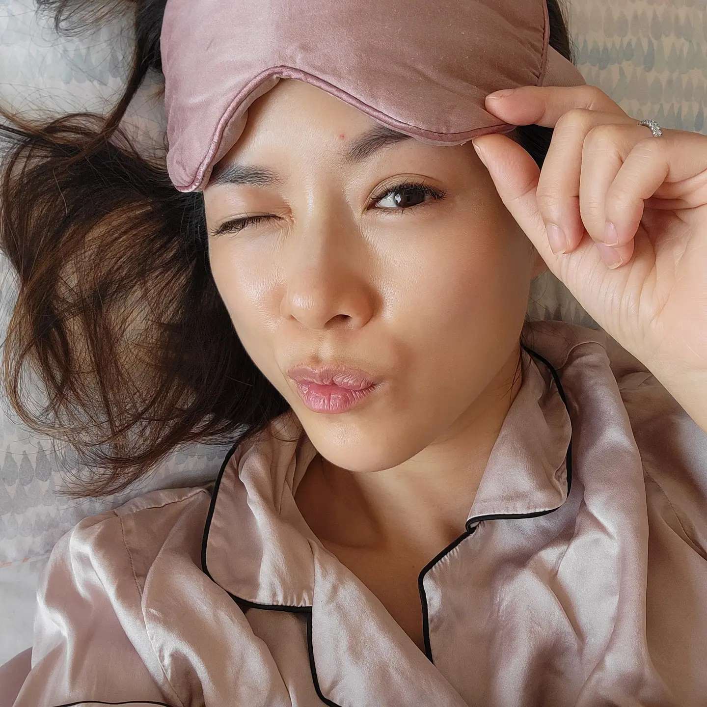 陳茵媺在面對毛孔粗大、皺紋時會選用維他命A酸調理肌膚狀況。