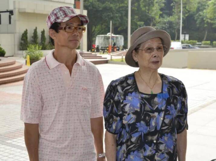梅啟明突然認錯,向傳媒發出悔過書,向梅媽、太太和兒子公開道歉,又稱已與傳聞中的泰籍情婦分手。