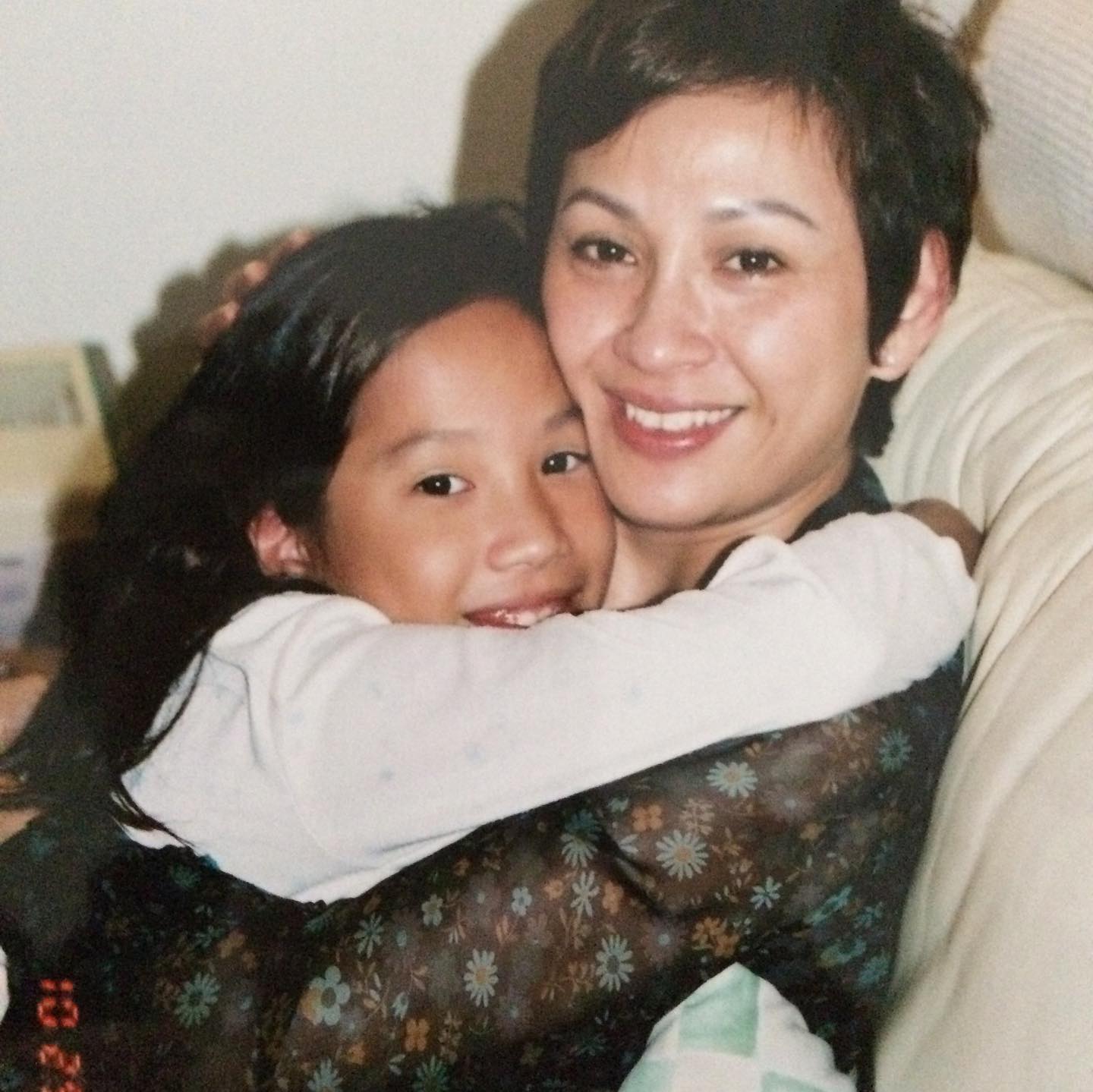 余安安離婚後,奪得女兒的撫養權。