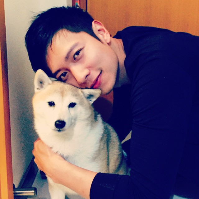 回巢最主要的原因是因為家中養了15年的愛犬年紀老邁