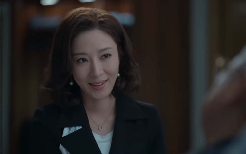 甄芯(楊茜堯 飾)終於在病重的馬世宏(于洋飾)面前表露自己一直以來的怨恨,並告知對方事實真相。