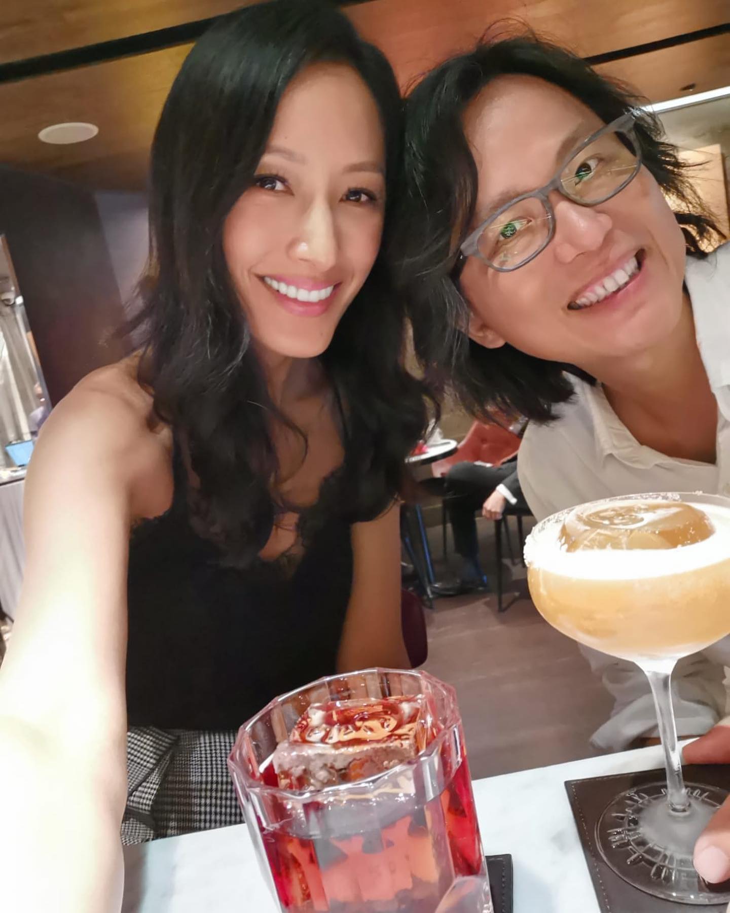 蔣怡的老公翁狄森家族從事珠寶生意,而他本身是珠寶設計師,曾獲香港十大傑出設計師大獎。