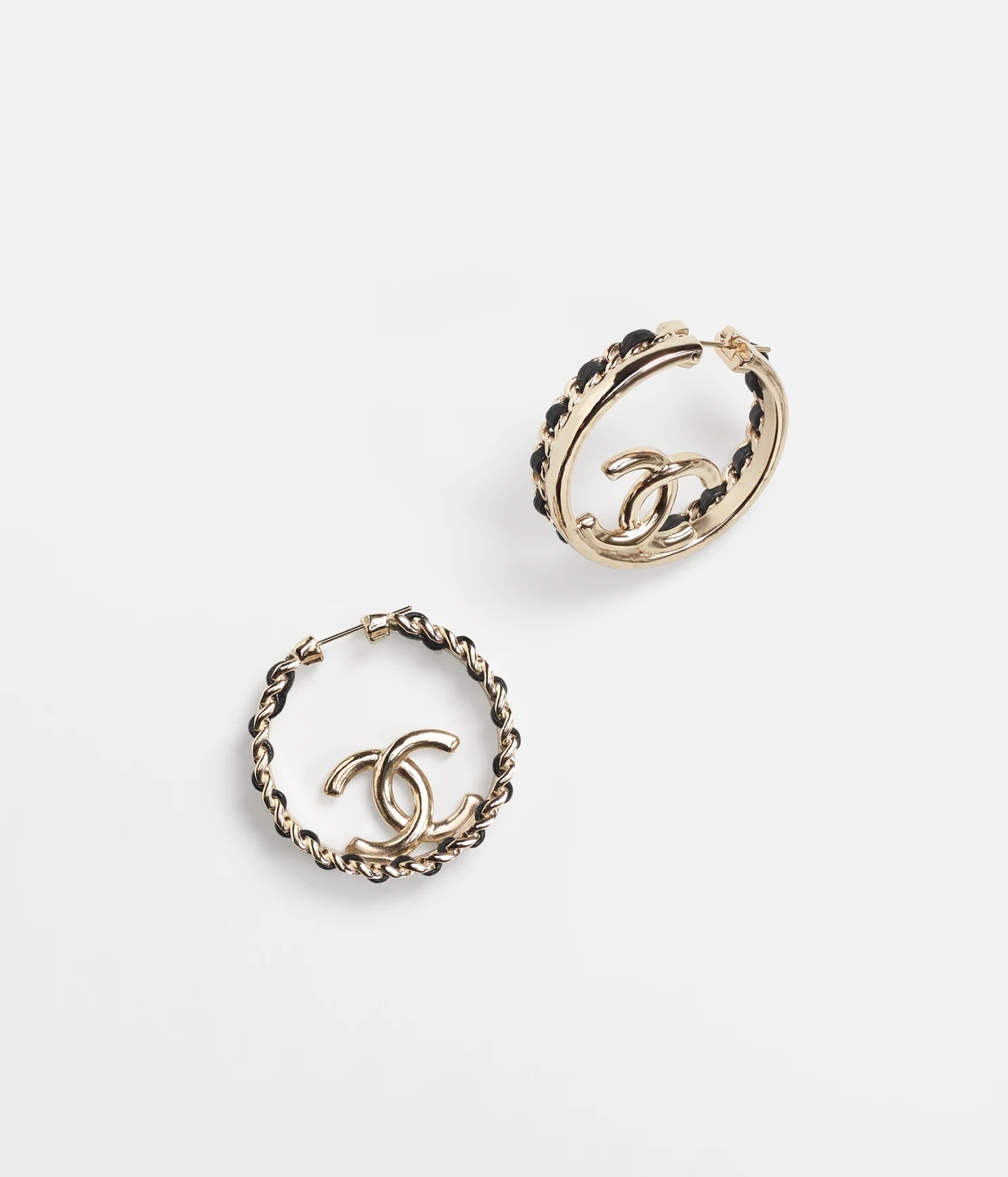 金屬穿皮革耳環 $5,700