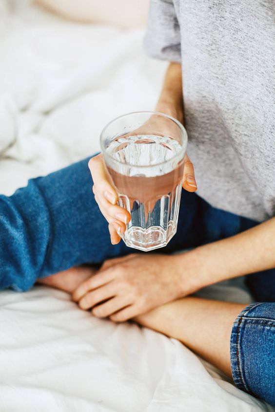 紓緩喉嚨痛4.多喝水