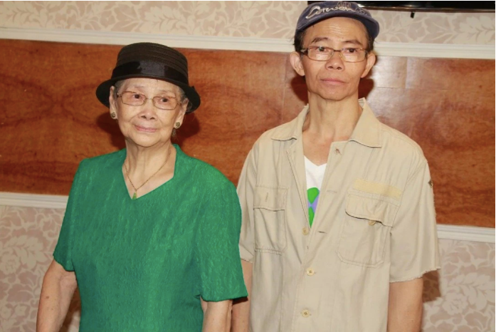 梅啟明表示從小擔起家庭照顧弟妹的責任,長大後他對這責任很討厭,在梅媽面前做出放縱行為。