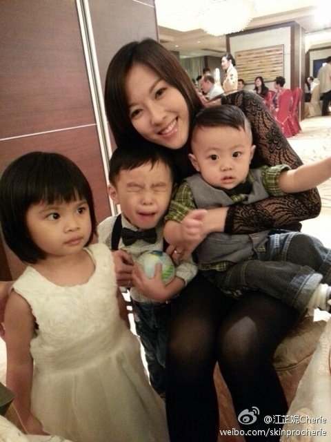 去年7月，江芷妮以44歲高齡誕下二女兒，與大仔剛好湊成一個「好」字