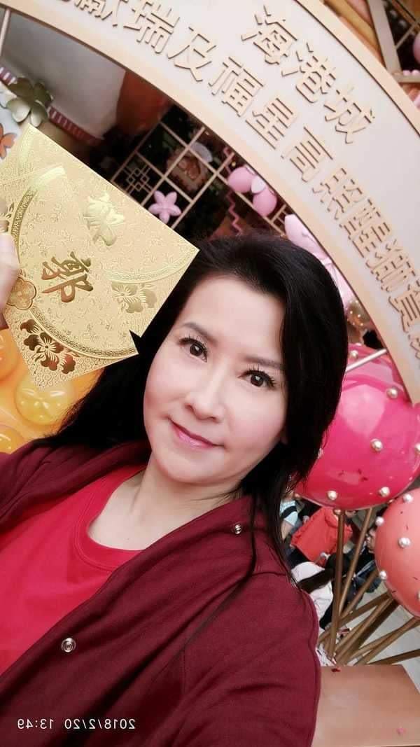 1966年出世的祝文君在入行前曾任職銀行職員