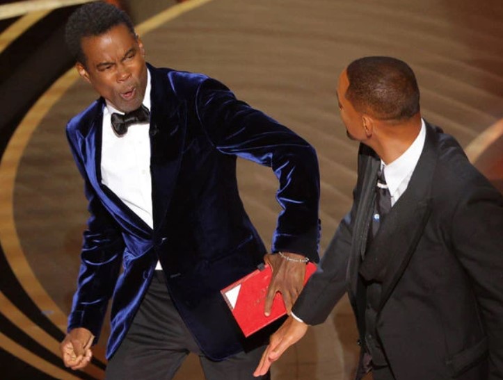 韋史密夫(Will Smith)走上台賞基斯洛克(Chris Rock)一巴