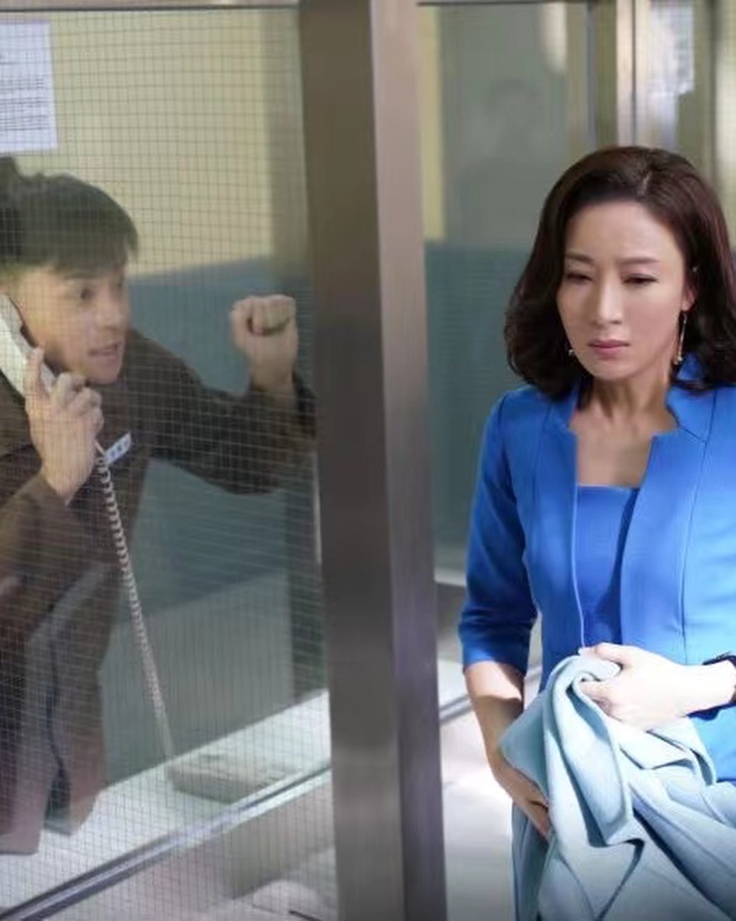 黃浩然在《家族榮耀》中飾演二少爺馬耀祖婚內出軌,且育有一名私生女,更要老婆甄芯(楊茜堯 飾)執手尾。