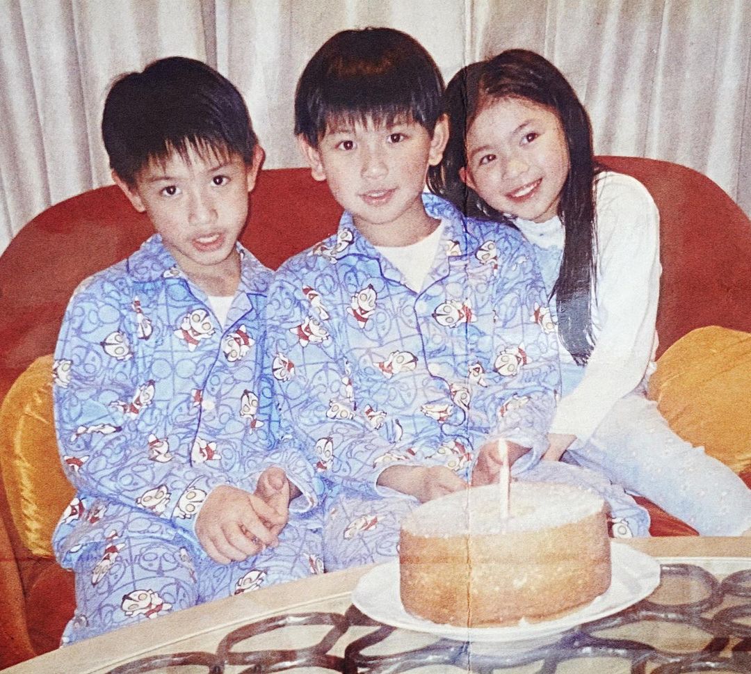18年前三兄妹的照片