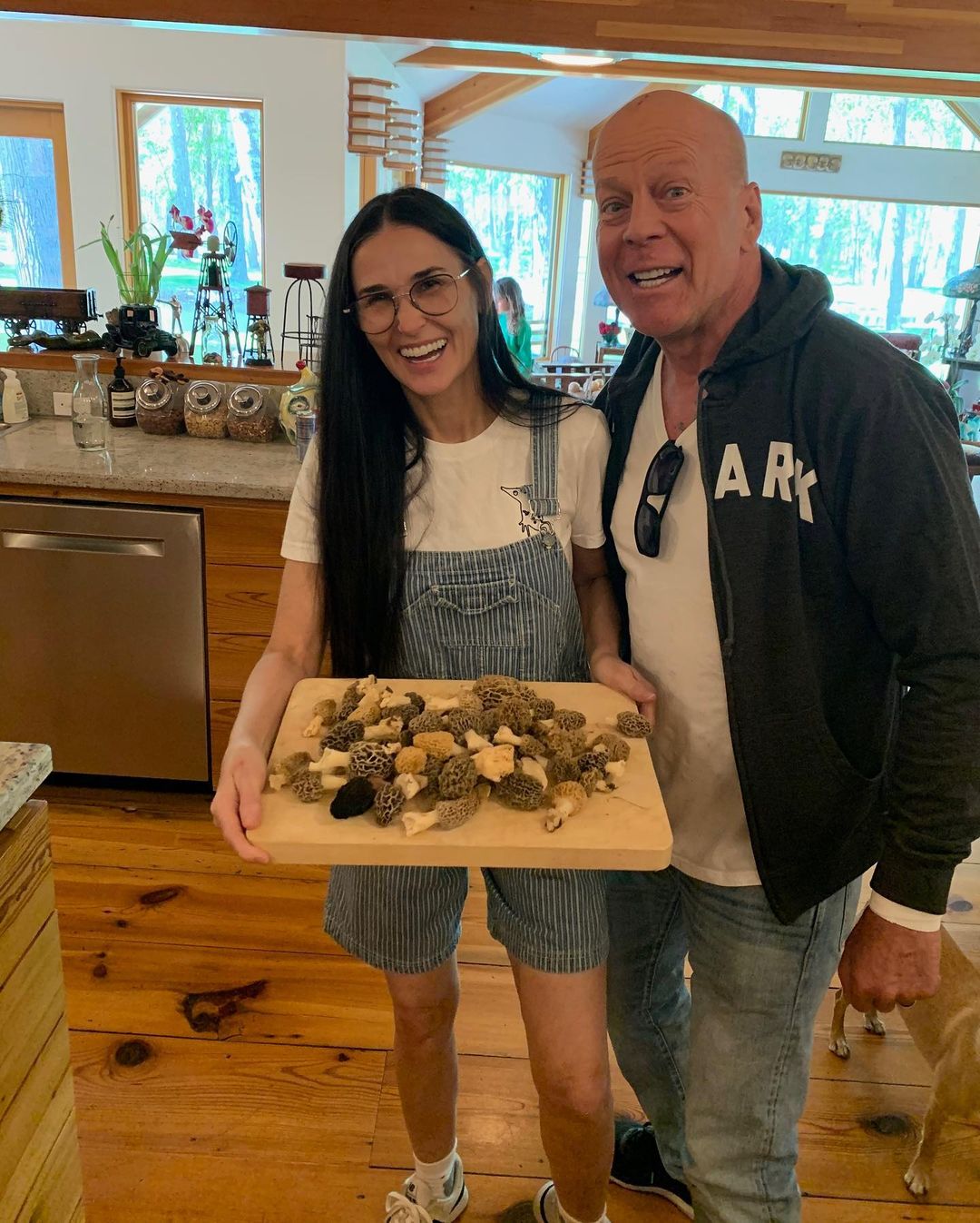 狄美摩亞(Demi Moore)與布斯韋利士(Bruce Willis)再見也是朋友