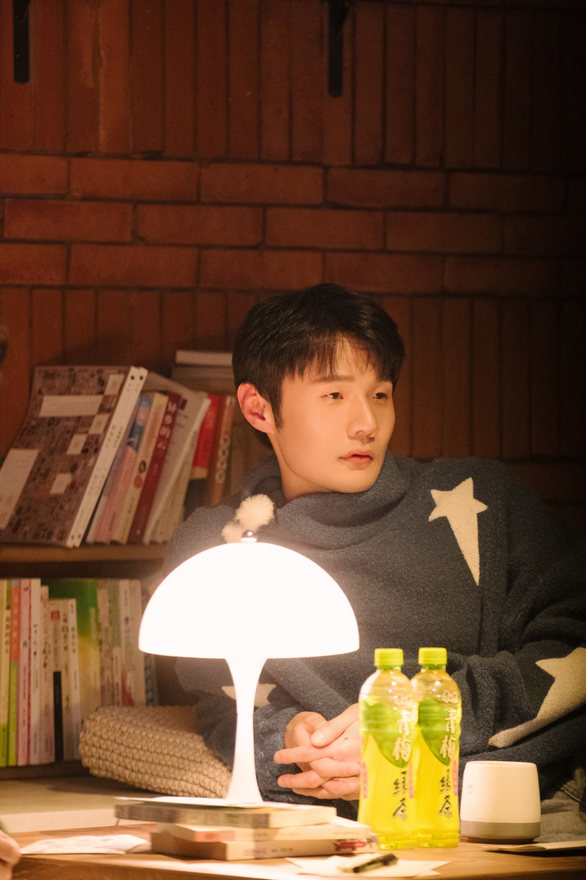 李榮浩日前就在節目《朋友請聽好》中分享婚姻相處之道