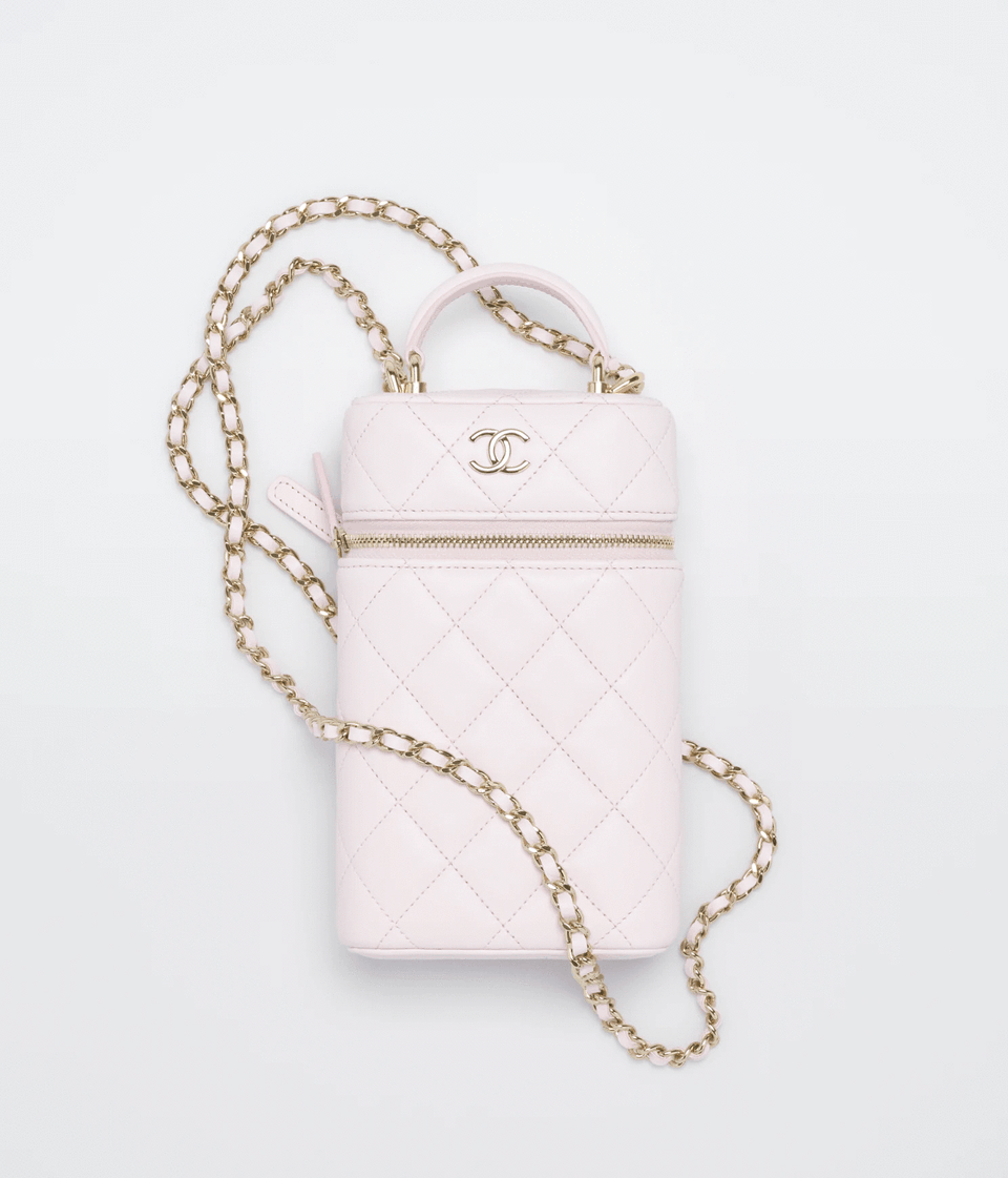 CHANEL鏈條手提電話及梳妝袋 HK$19,600
