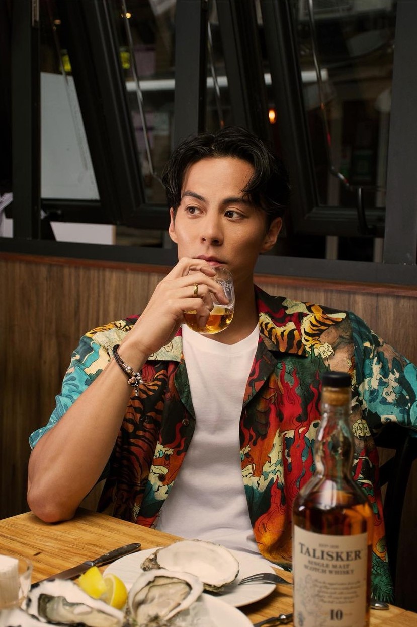 Kevin參加過不同的興趣班，例如畫畫、滑雪、鋼琴及陶瓷等