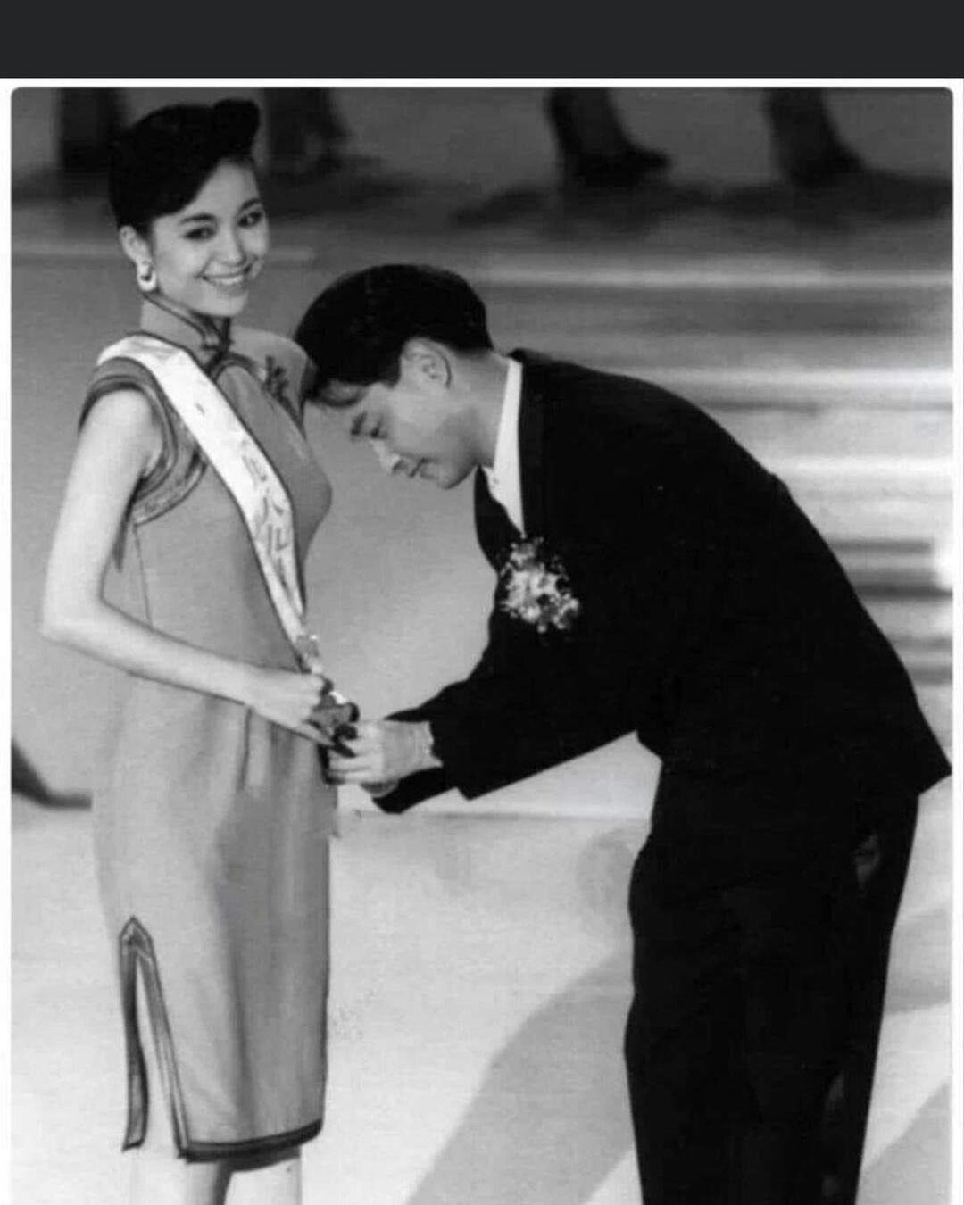 1989年她參加亞洲小姐競選獲得最上鏡小姐獎