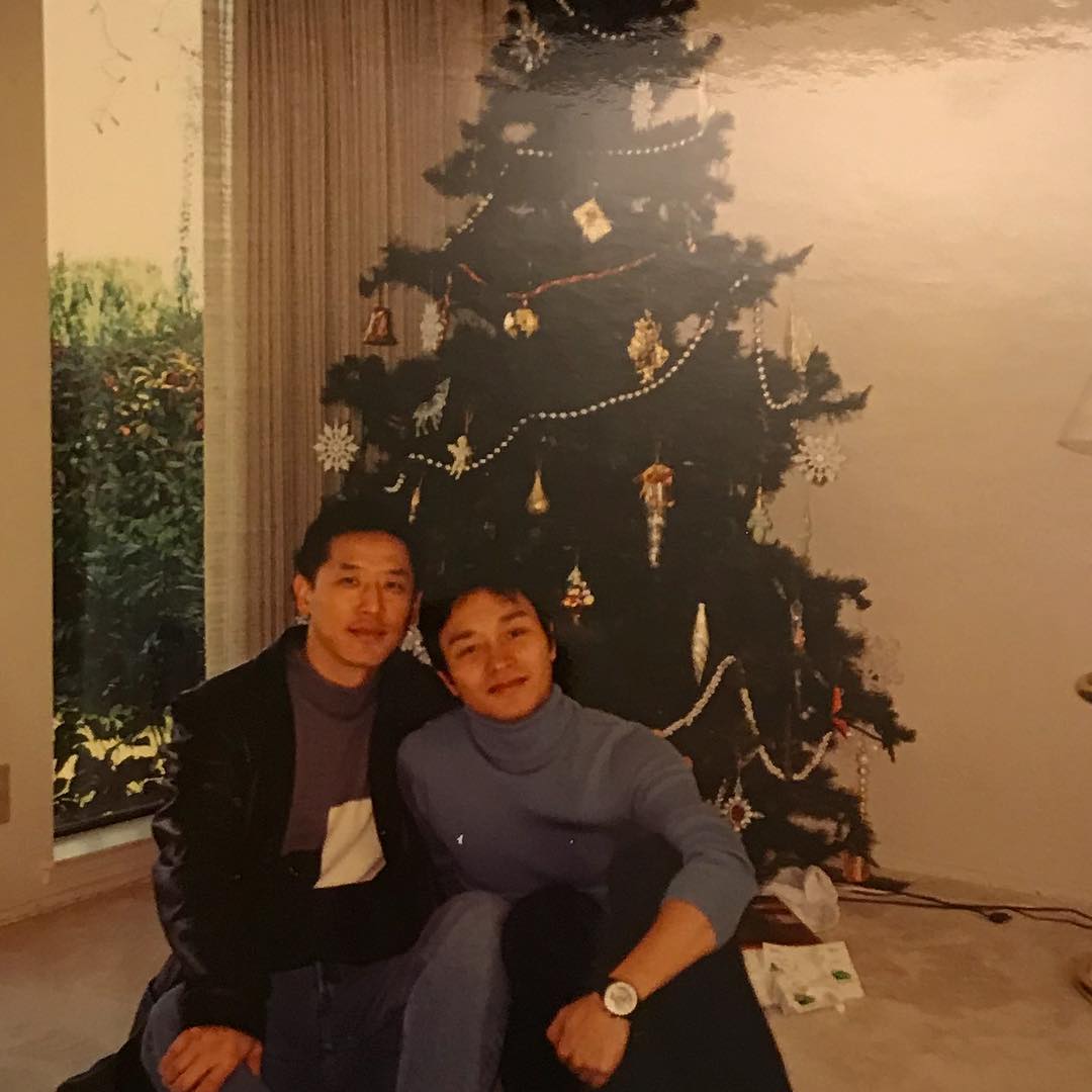 如今63歲的唐唐為哥哥為守愛多年，終生不婚不娶