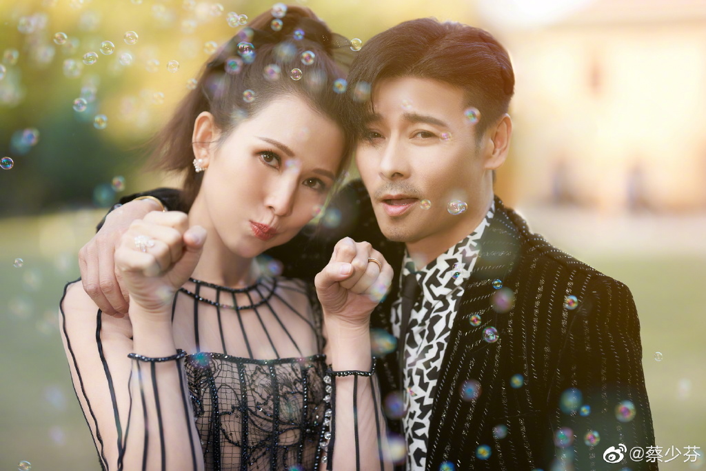 蔡少芬曾在節目上坦言與老公張晉的關係「没有大家想像中那麼好」。