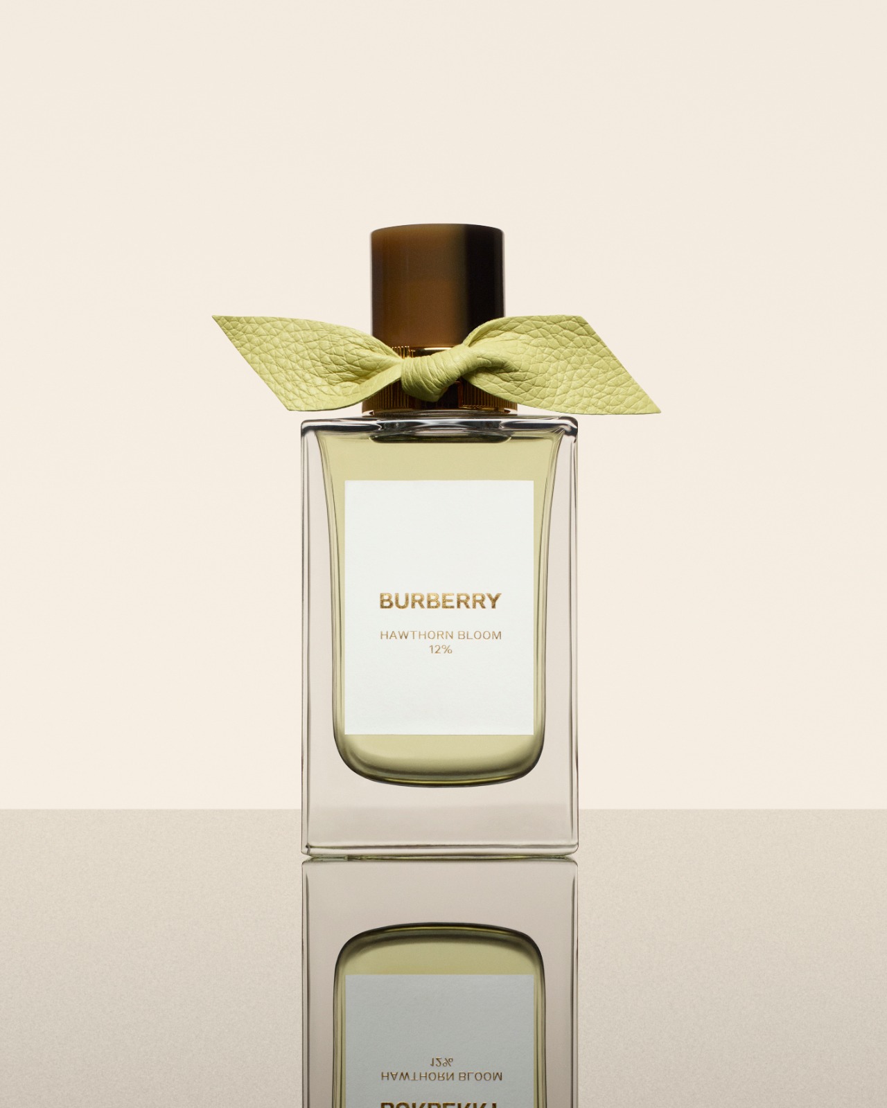 BURBERRY Signatures盛放山楂花香氛