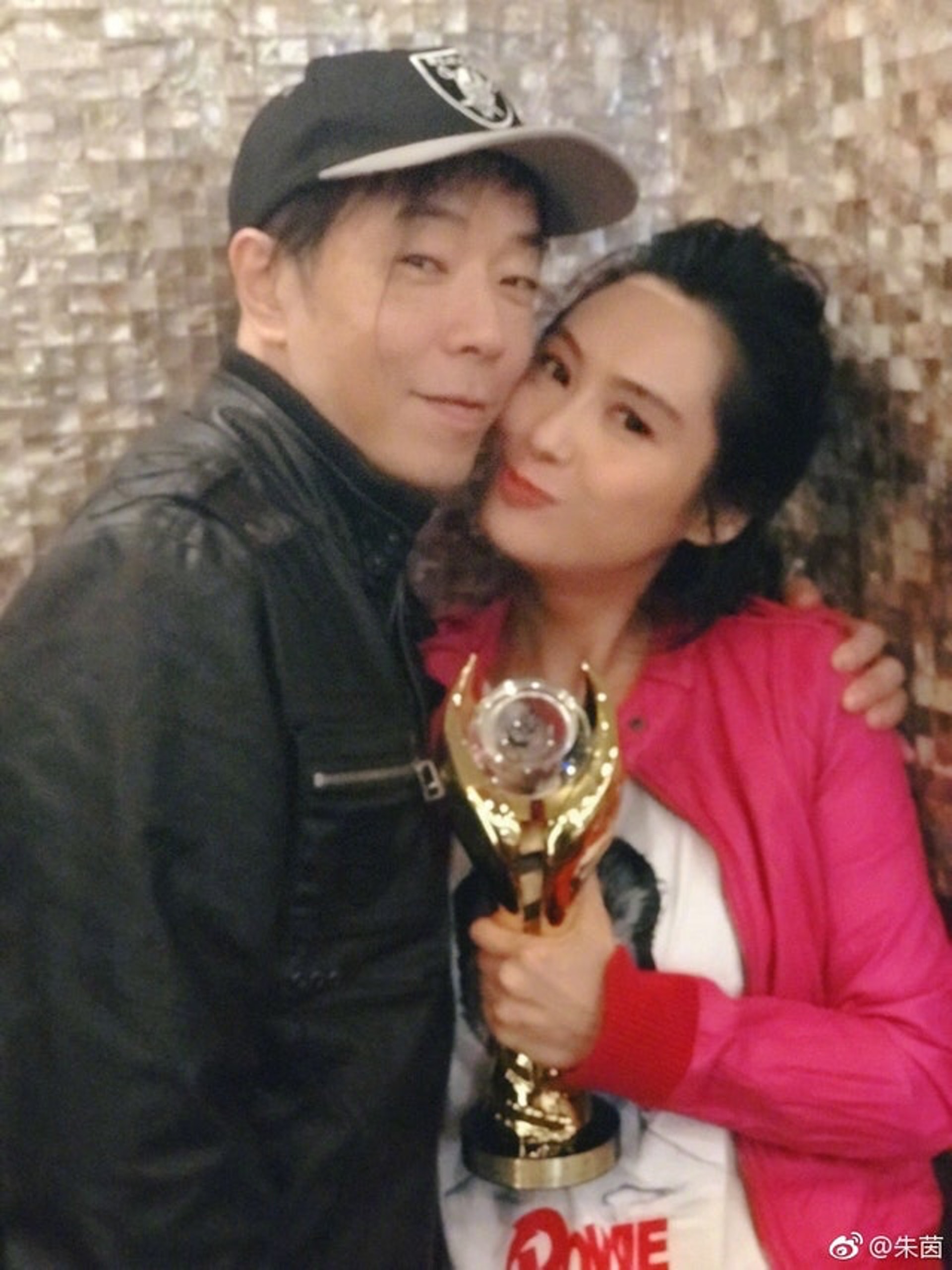 朱茵同阿Paul愛情長跑17年，早已認定對方為終身伴侶。