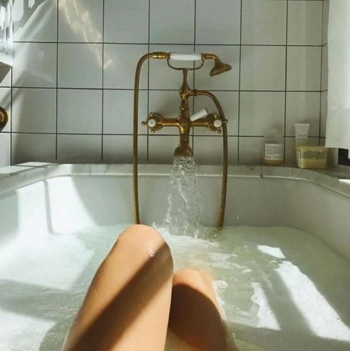 洗澡時要避免用過熱的水