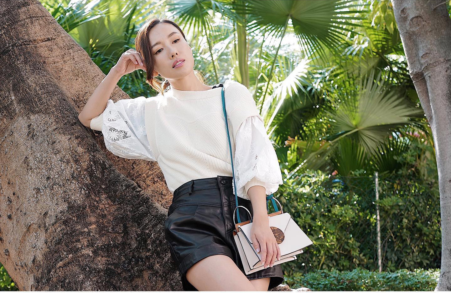 李施嬅因太喜歡劇集角色以及與原幕後班底合作愉快而答應接拍《金宵大廈2》。