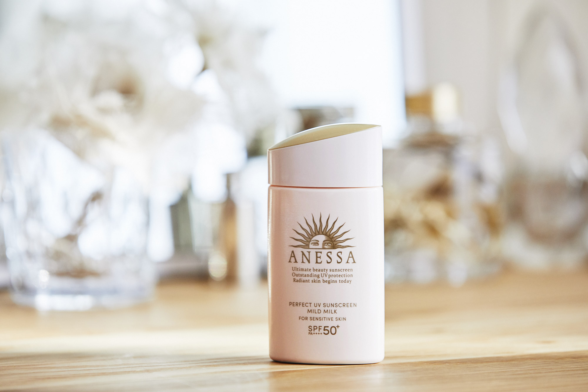 ANESSA極防水輕爽低敏UV乳液是美編今個夏天的命定防曬，有幾好用？立即用以下實測話你知～相片來源︰ANESSA