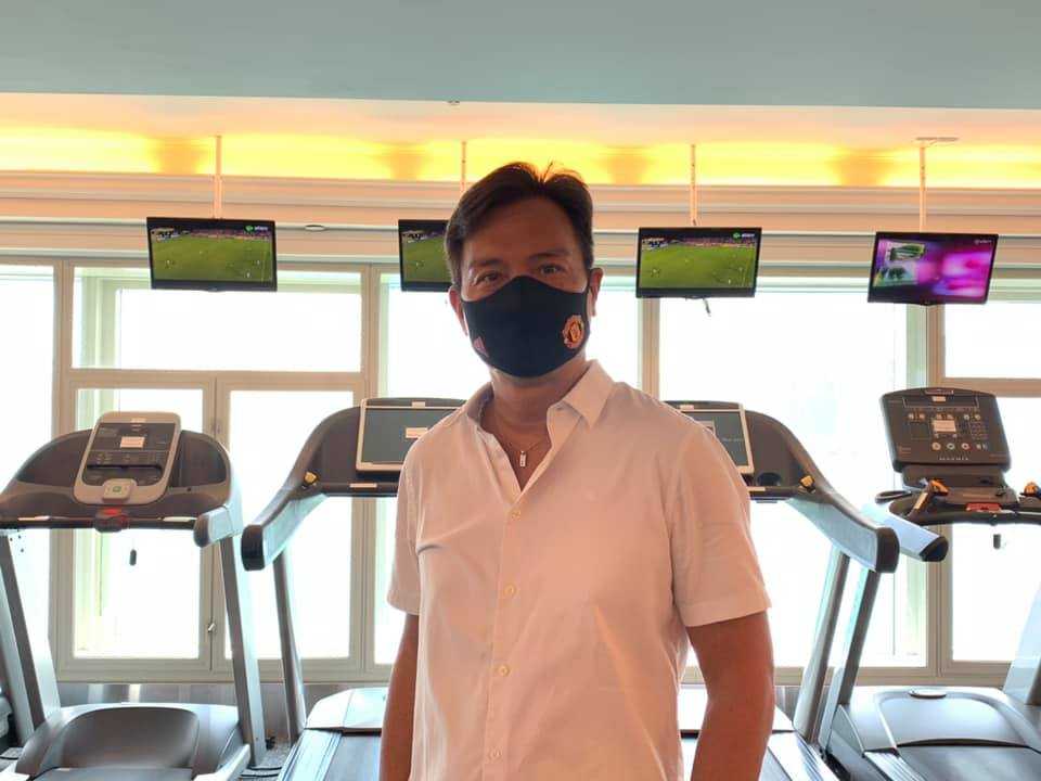 雖然現實生活中是鑽石王老五,但是心態卻十分貼地